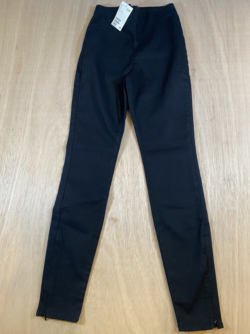 H&M Women’s Skinny Black Dress Pants Ankle Zip Flat Front Pull-On Stretch Size 2